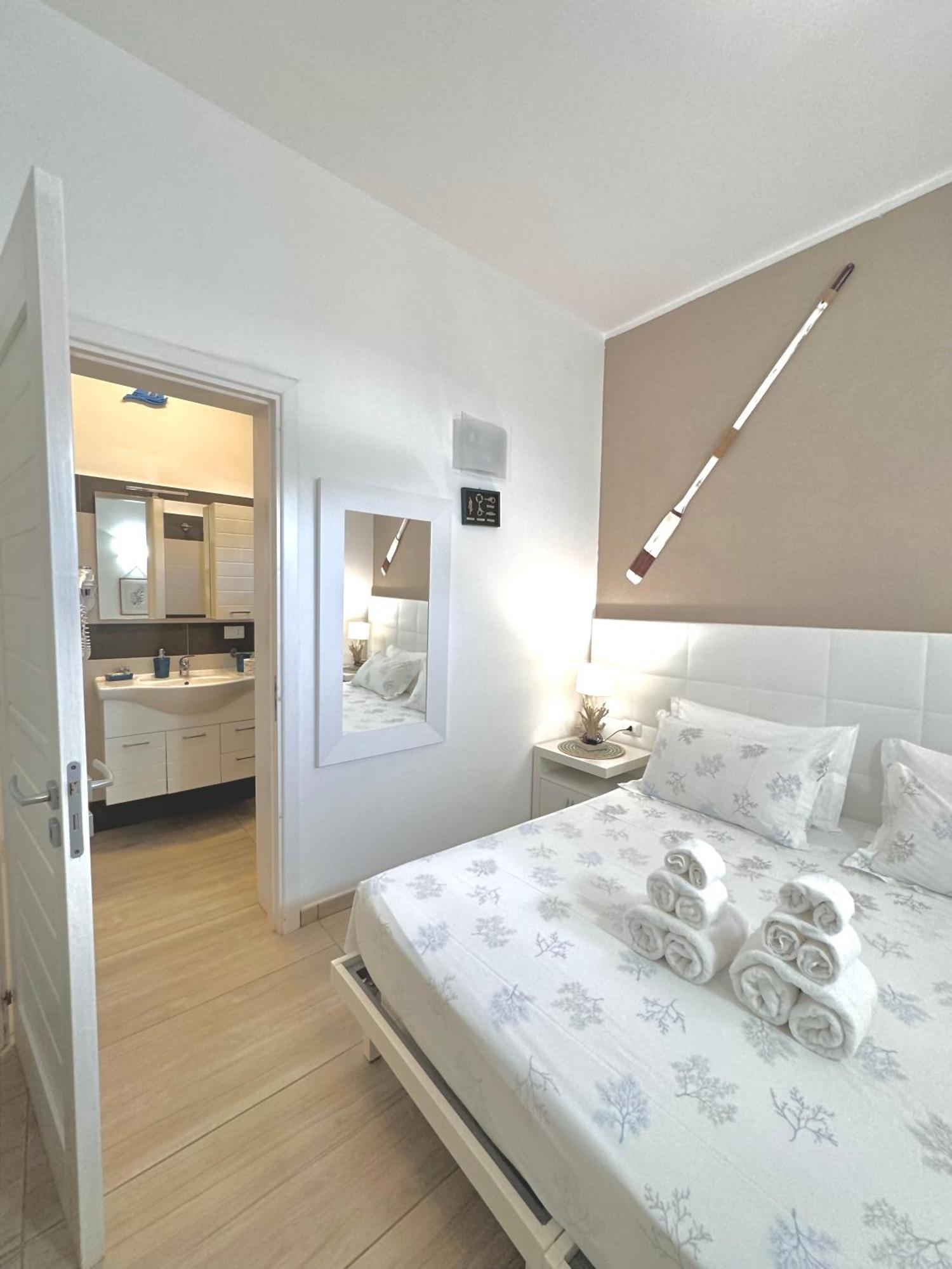 Aquarama Rooms & Apartments Torre Squillace Экстерьер фото